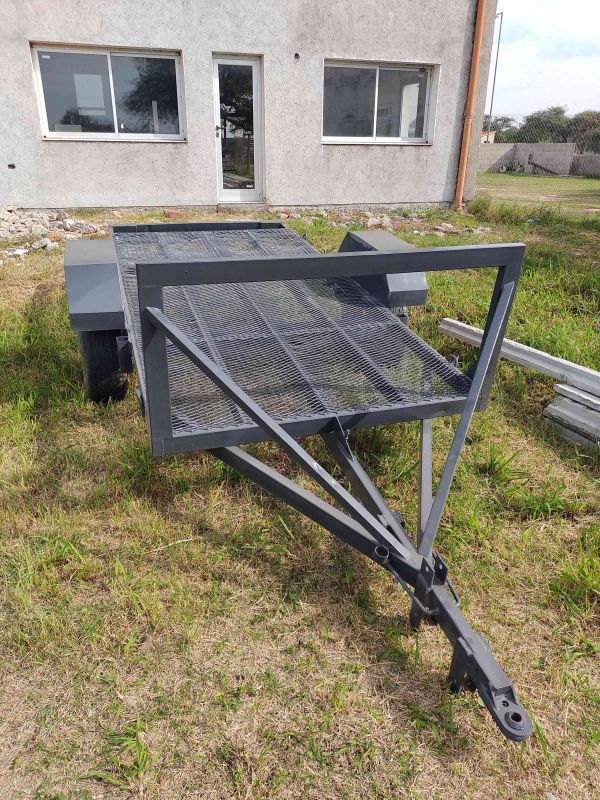 Tráiler 3.0 x 1.5 metros