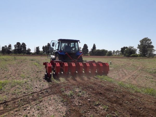 Desmalezador 9 cuerpos con sistema de paralelogramo deformable