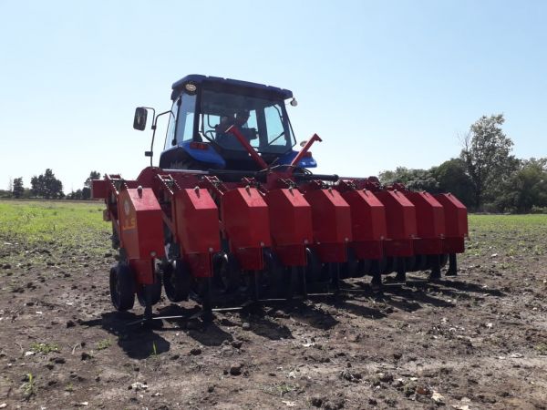 Desmalezador 9 cuerpos con sistema de paralelogramo deformable