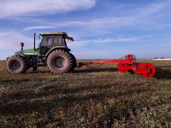 Rolador cultivos de cobertura / cultivos de servicio 8.00 m - Cuchillas helicoidales