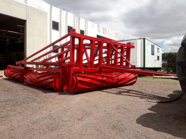 Rolador cultivos de cobertura / cultivos de servicio 12.55 m - Cuchillas helicoidales - Pliegue costado