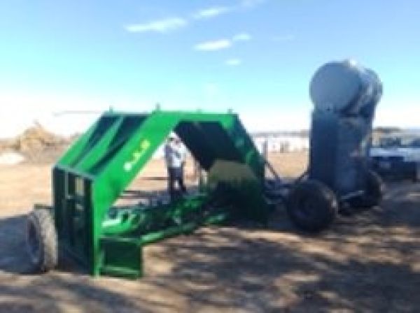 Volteadora de compost 3.00 metros - Chasis rebatible