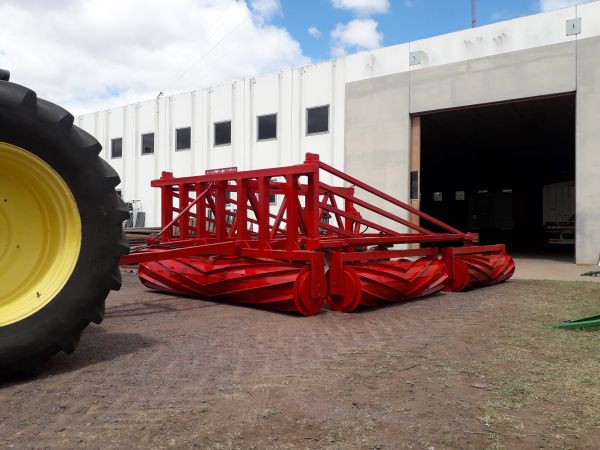 Rolador cultivos de cobertura / cultivos de servicio 12.55 m - Cuchillas helicoidales - Pliegue costado