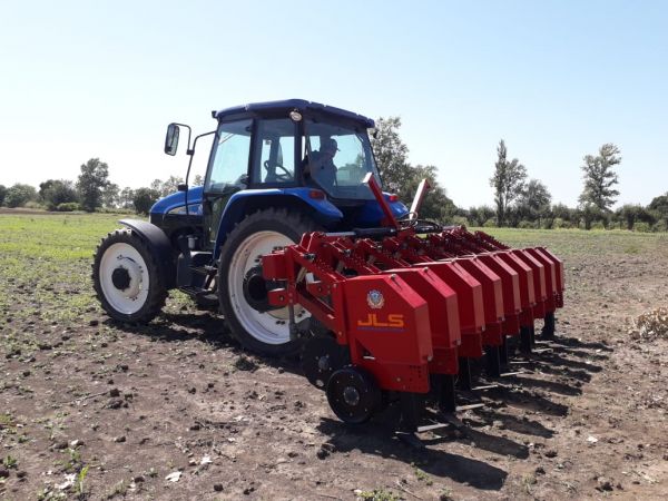 Desmalezador 9 cuerpos con sistema de paralelogramo deformable